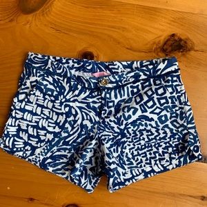 lilly pulitzer navy and white shorts